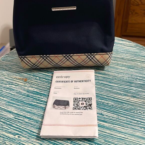 Burberry Nylon Nova Check Makeup Pouch/Bag Authenticated - Picture 3 of 9